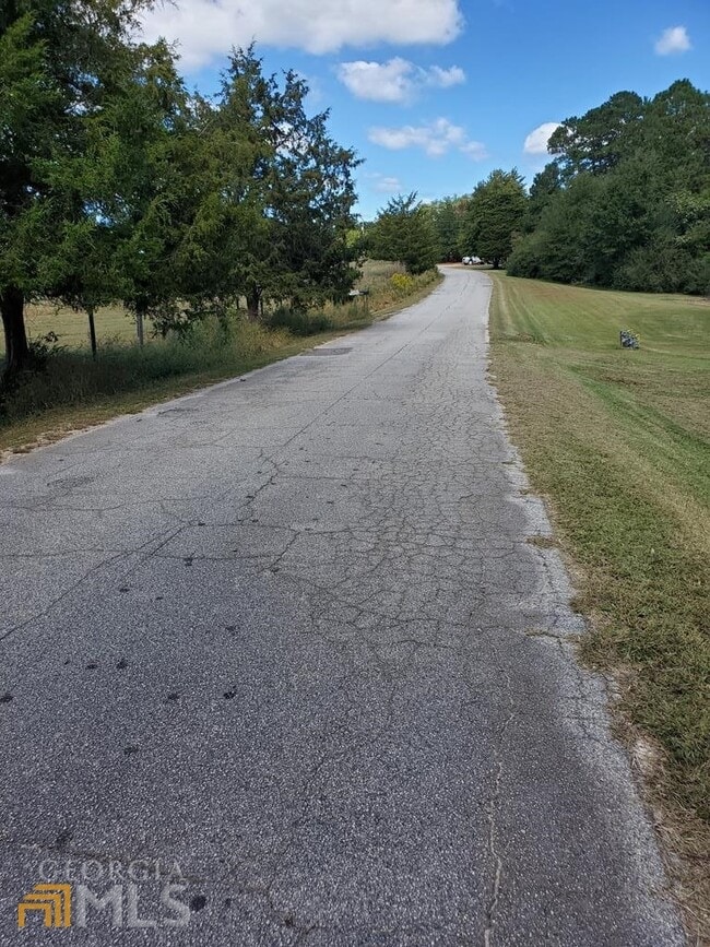 Building Photo - 641 Waterworks Rd