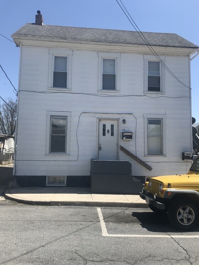 210 James St Unit 1, Hagerstown, MD 21740 Room for Rent in Hagerstown