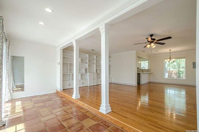 Building Photo - GORGEOUS 4-BEDROOM HOME IN TERRELL HEIGHTS