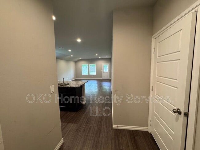 Building Photo - 4217 Palmetto Blf Dr