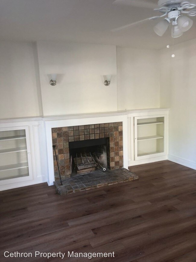 Foto del edificio - 819-825 N Ogden Dr