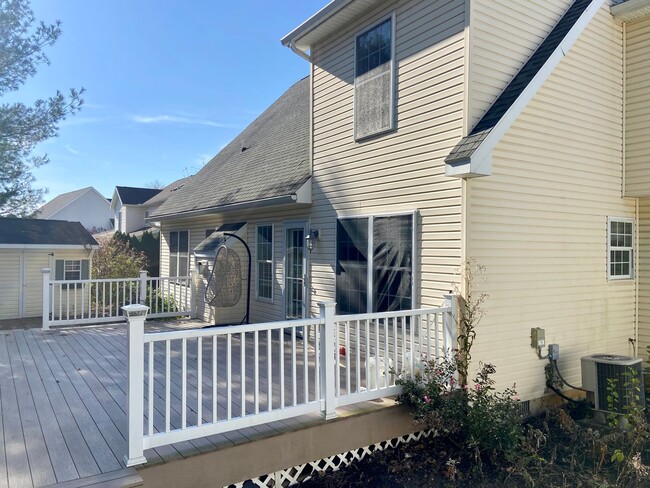 Foto del edificio - COMING SOON! Single Family Cape Cod Home F...
