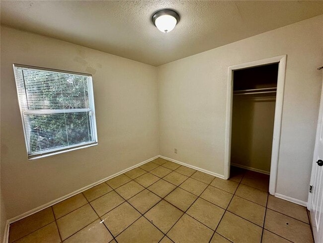 Building Photo - 7600 Ravenna Ave