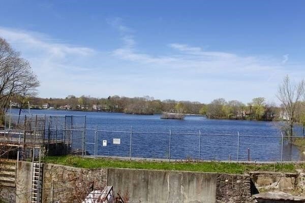 Foto del edificio - 414 Mt Hope St