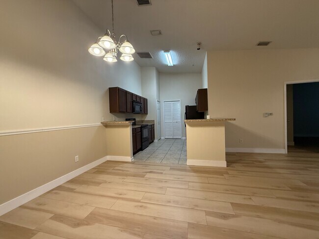 Foto del edificio - 2564 Golden Lake Loop