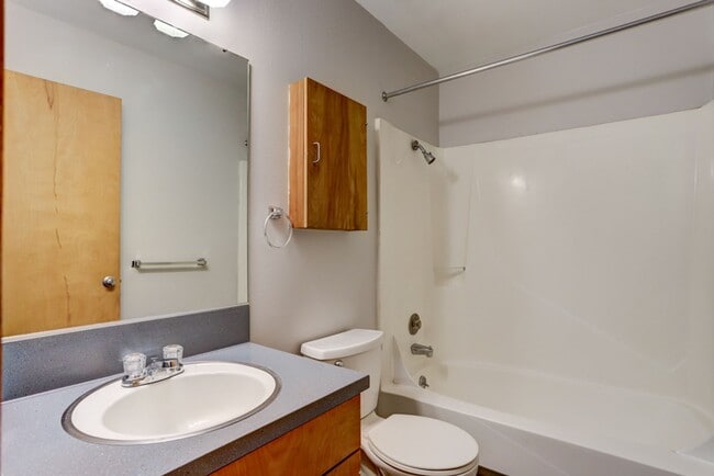 Building Photo - Lair Hill Apartments