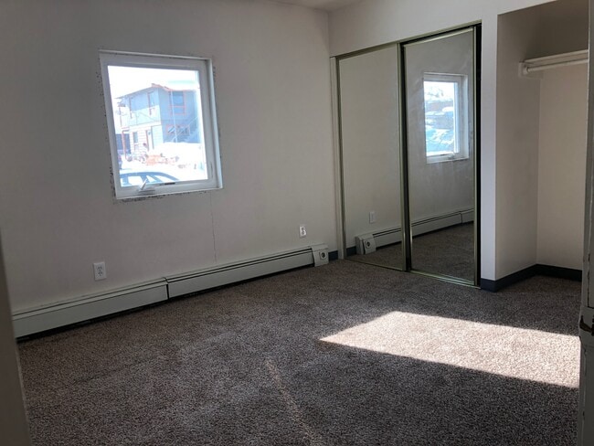 Building Photo - 1122 8th Ave