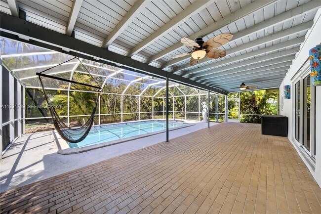 Foto del edificio - 10142 SW 79th Ave