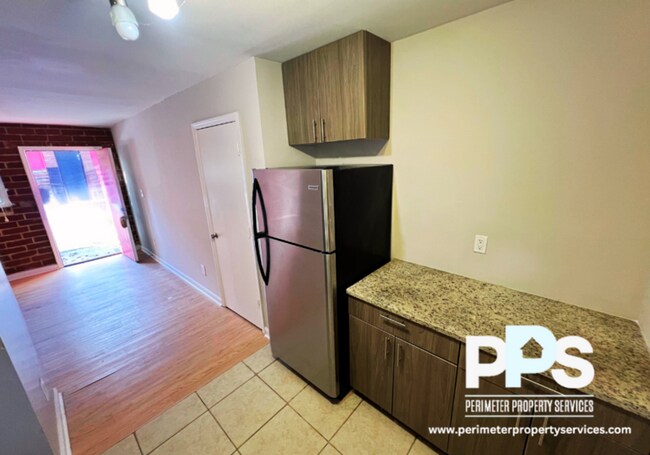 Foto del edificio - 221 Lampkin St