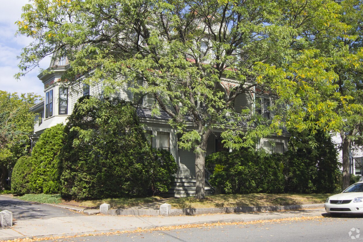 Primary Photo - 16 Loring Ave
