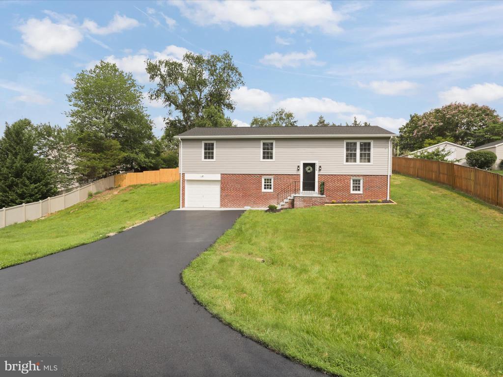 Foto principal - 3416 Sunny View Dr