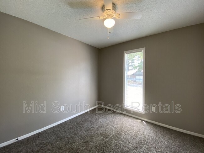 Building Photo - 5732 Woodbourne Ct