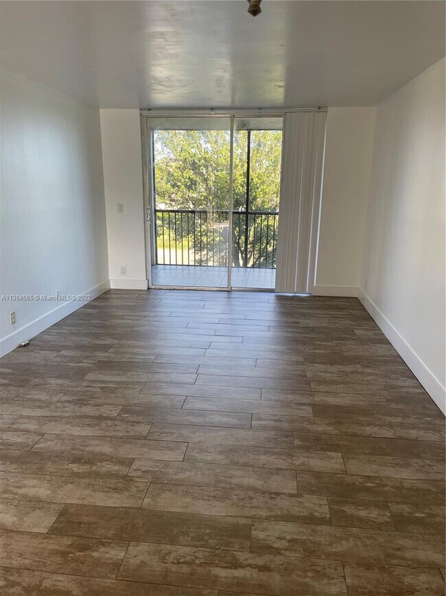 Foto del edificio - 7980 NW 50th St