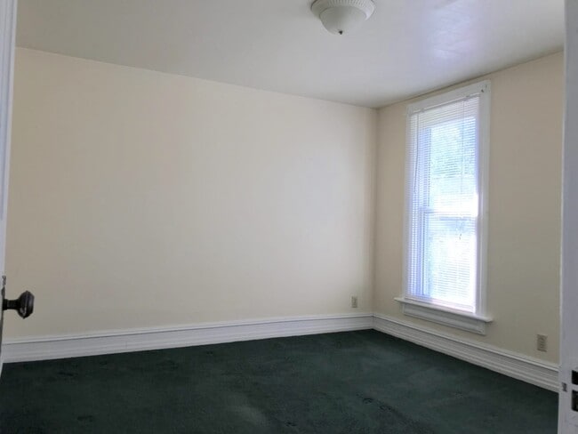 Foto del edificio - 180 S Jones St