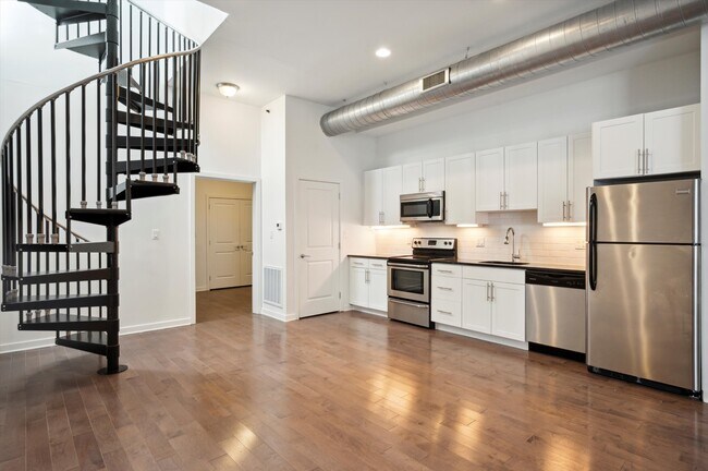 Building Photo - 708 Chestnut St
