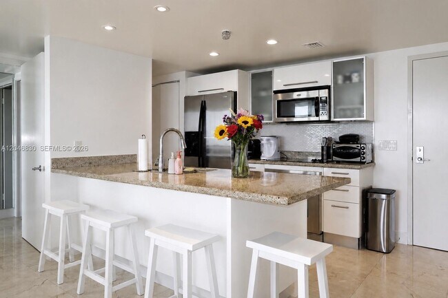 Foto del edificio - 185 SW 7th St
