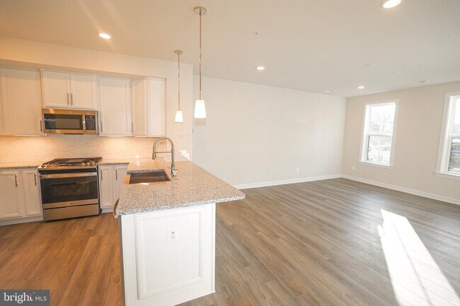 Foto del edificio - 2263 WOODLAND GAP Ter