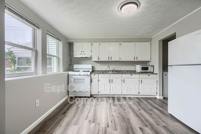 Building Photo - 902 Catawba Ct