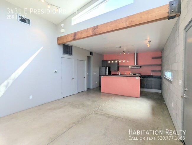 Building Photo - Rare opportunity to rent 2 bed/2 bath unit...