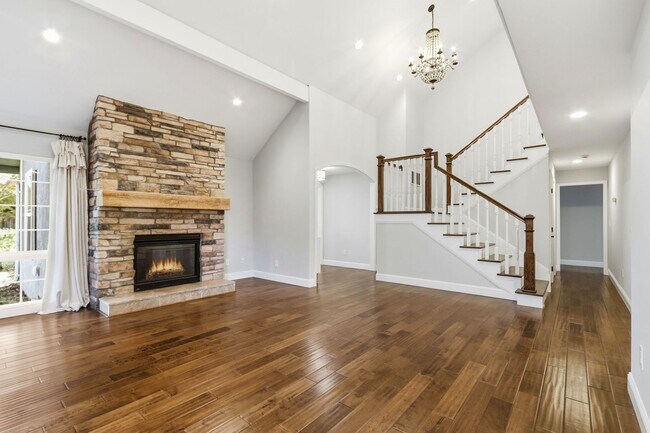 Building Photo - Santa Teresa 5-Bedroom 3-Bathroom Home