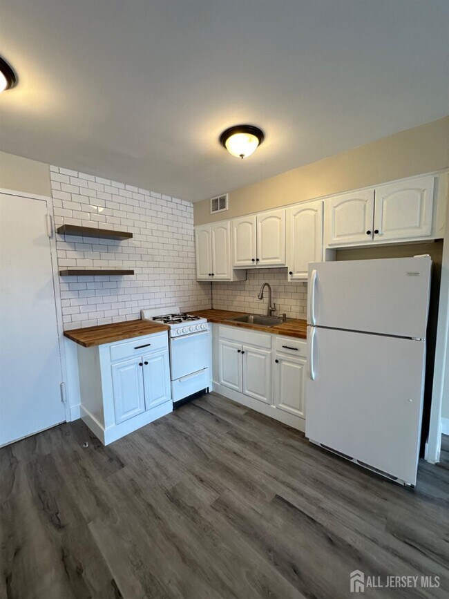 Foto del edificio - 123 S Adelaide Ave