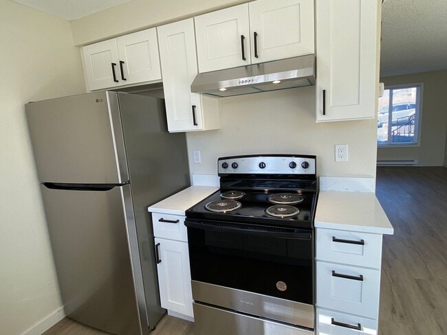 Interior Photo - 1601 N. LaVenture Rd