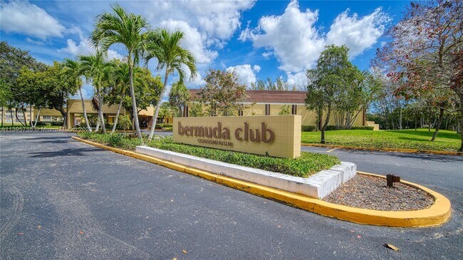 Foto del edificio - 5890 NW 64th Ave