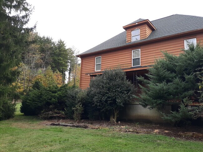 Foto del edificio - 1268 Sand Hill Rd