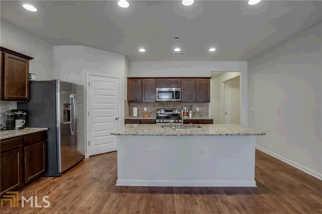 Building Photo - 2436 Foxy Dr