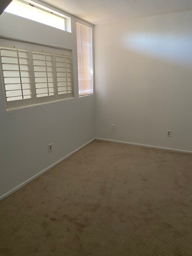 435 W 9th St Unit D2, Upland, CA 91786 Condo for Rent in Upland, CA