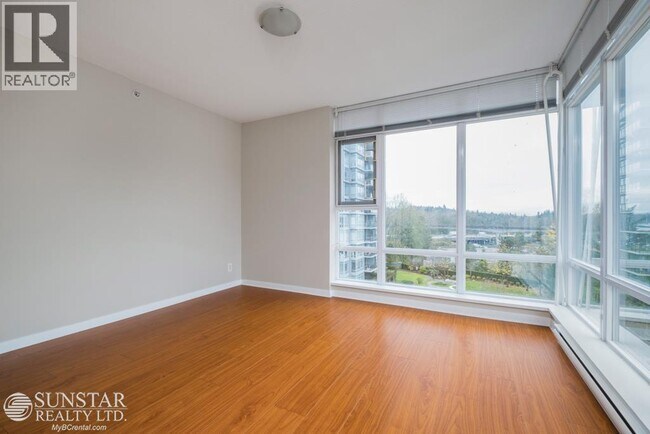 Photo du bâtiment - 575-575 Delestre Ave