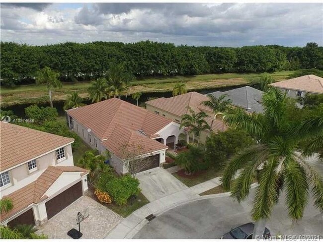Building Photo - 1732 Sparrow Ln