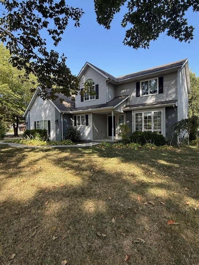 Building Photo - 5820 Iron Bridge Rd
