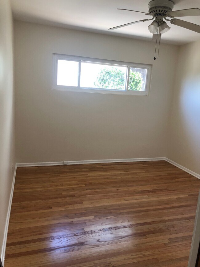 Bedroom - 2005 N Alvarado St