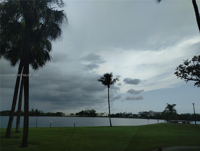 Foto del edificio - 15509 N Miami Lakeway