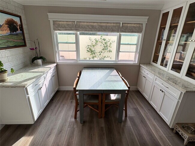 Foto del edificio - 15471 Victoria Ln