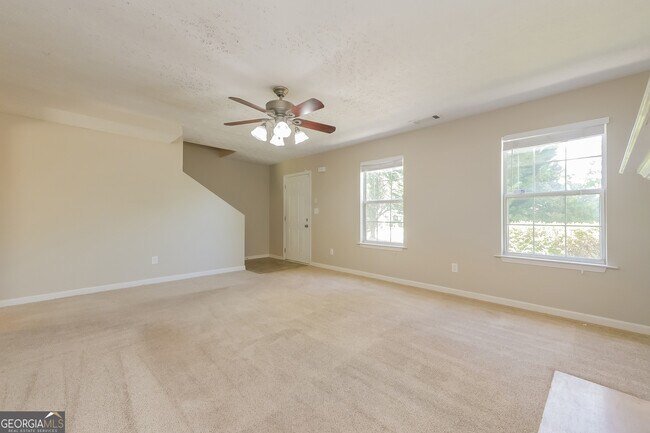 Foto del edificio - 2703 Holly Berry Dr