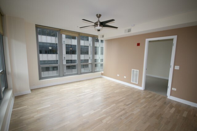 Building Photo - 565 W Quincy St