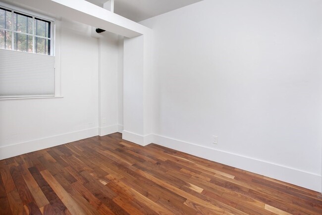 Building Photo - 274 Marlborough St