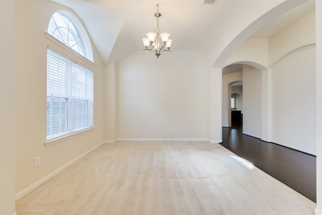 Foto del edificio - 2706 Night Song Dr