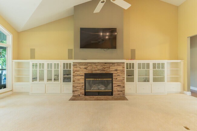 Foto del edificio - Spacious 3 Bedroom/2 Bath with a view of Balboa golf course.