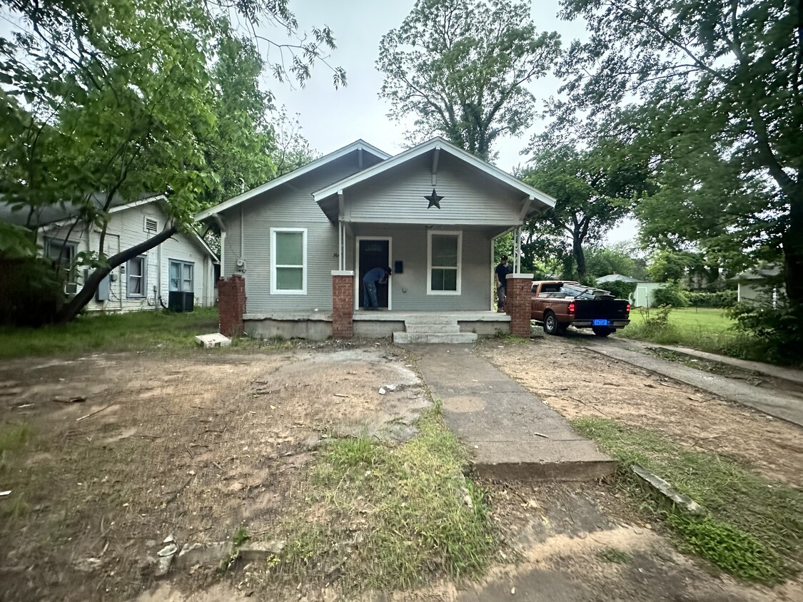 Primary Photo - 3627 Meyers St
