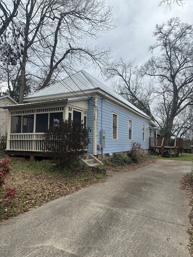 Foto del edificio - Shotgun Home in the Boulevard Neighborhood - Move in date June 1st, 2026