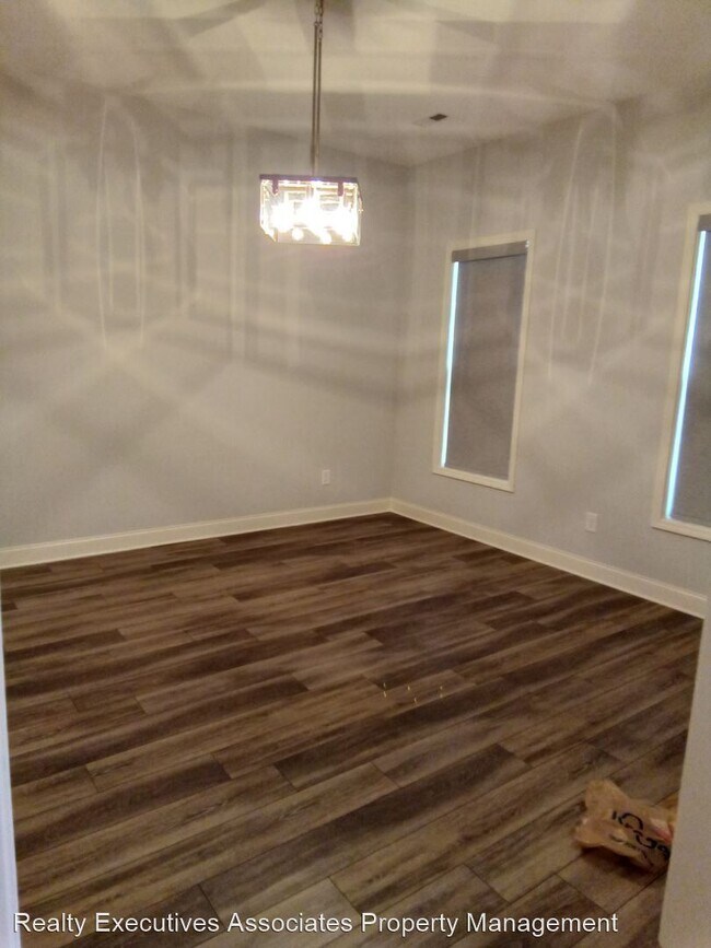 Building Photo - 4 br, 3.5 bath House - 1747 Hickory Reserv...