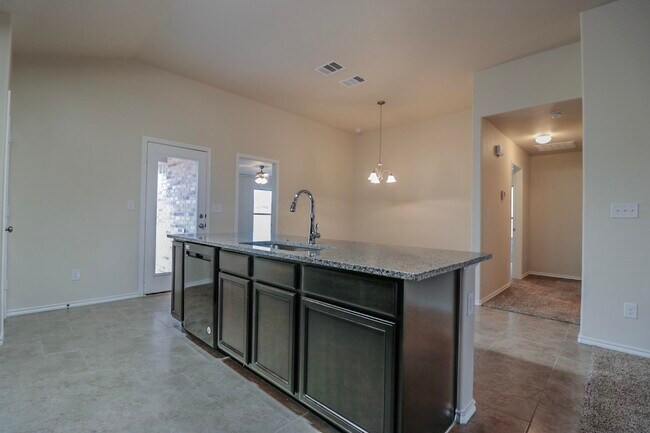 Foto del edificio - 7418 104th St