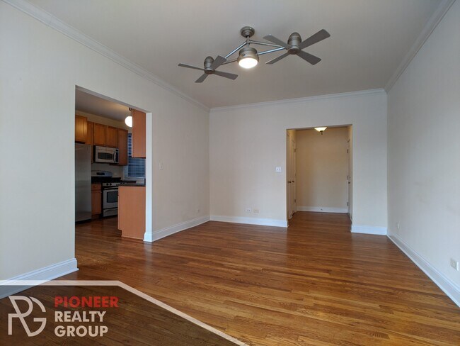 Foto del edificio - 736 W Addison St