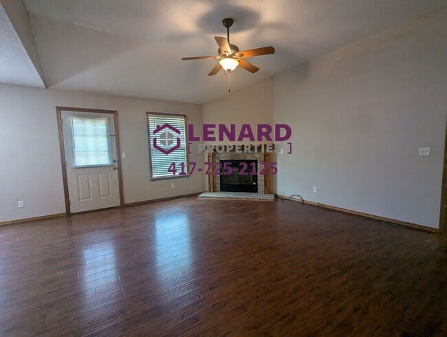 Building Photo - Spacious 3 Bedroom Home!