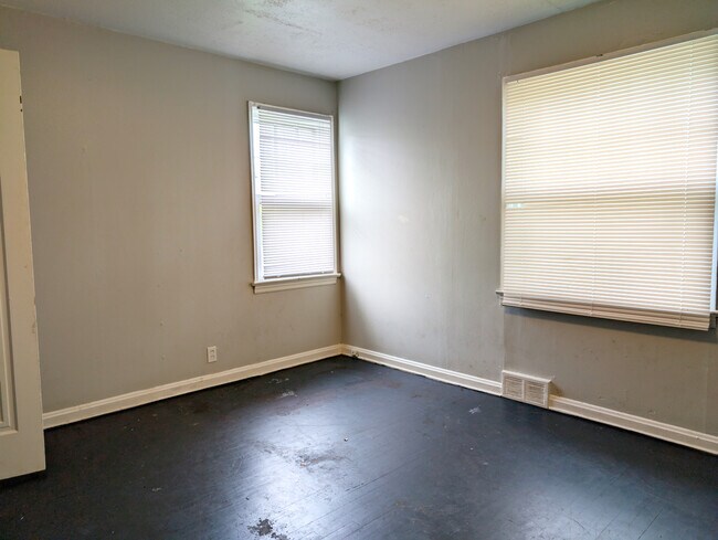 Building Photo - 7470 Sharon Dr