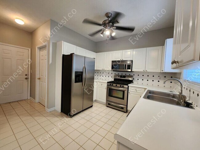Building Photo - 2545 Waterstone Way