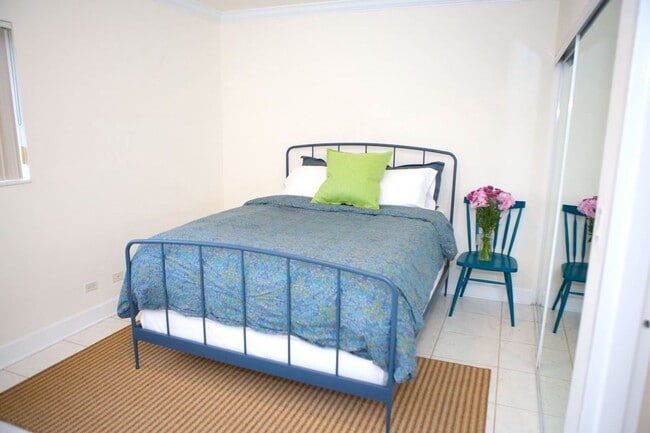 Interior Photo - Cynthia Gardens